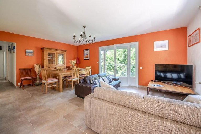 Shared lounge/TV area, Appartements parc Pereire, Gironde