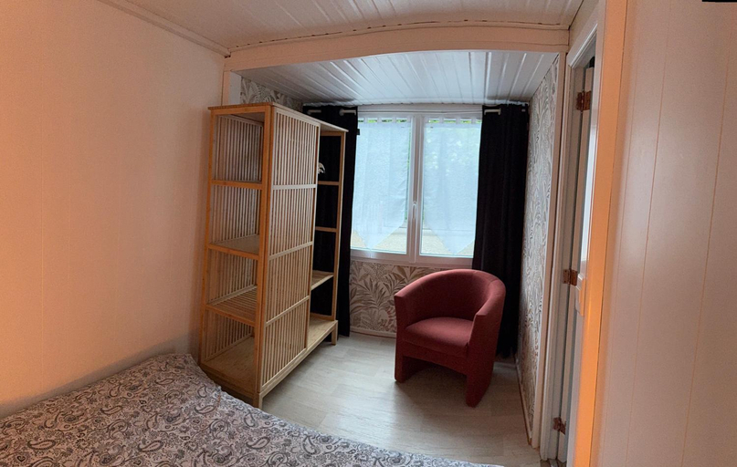 Bedroom 2, Chalet Charmant Monika avec Piscine, Namur