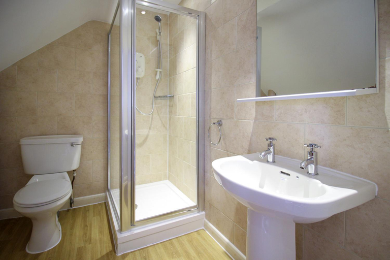Bathroom 4, Newton House Hotel, Derbyshire