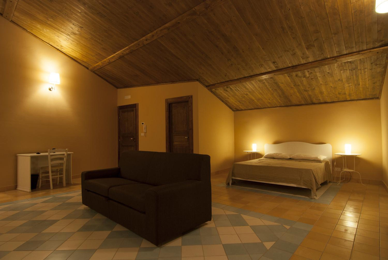 Bedroom 3, Palazzo Moccia, Bari