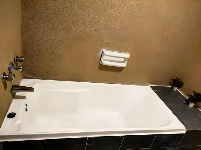 Bathroom 2, Rainbow Paradise beachfront, Penang Island