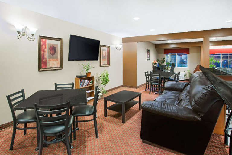 Public Area 2, Microtel Inn & Suites by Wyndham Holland, Ottawa