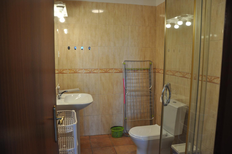 Bathroom 3, Quinta da Encavalada, Oliveira do Hospital