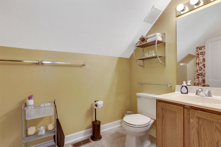 Bathroom 3, 50 Lincoln Short North Bed & Breakfast, Franklin