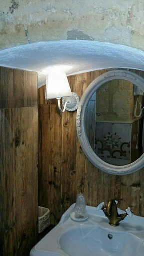Bathroom 4, Masseria Conti Filo, Bari