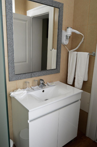 Bathroom 4, Quinta Da Penha De Franca, Funchal