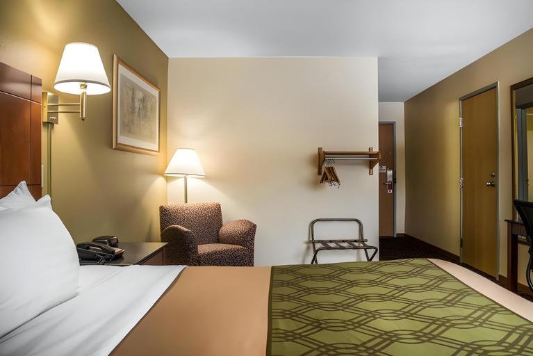 Bedroom 3, CORATEL INN & SUITES BY JASPER RIVERFALLS, Saint Croix