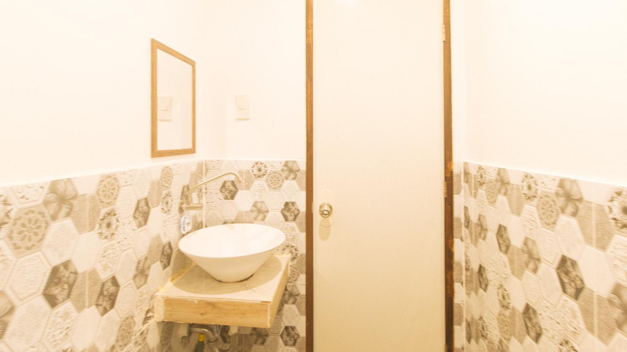 Bathroom 5, RedDoorz @ Minas Place 1 Tacloban, Tacloban City