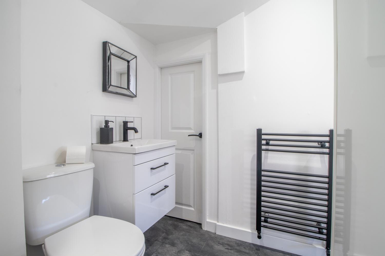 2, Abbey House, Renfrewshire