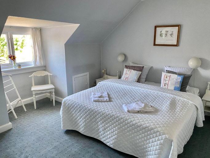 Bedroom 1, Gershøj Kro & Strand Hotel, Lejre