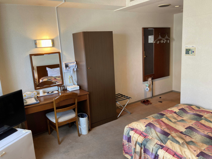 Bedroom 2, Sky Hotel, Matsuyama