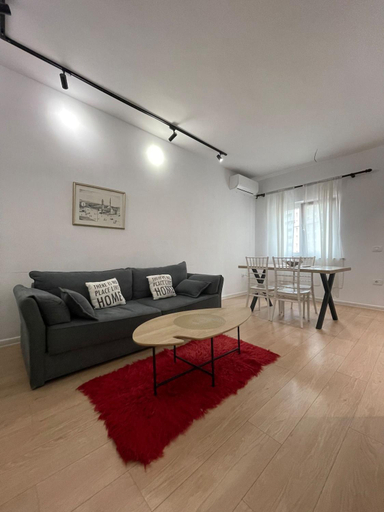 Others 5, Kadare City-Center Apartment with Balcony, Tirana