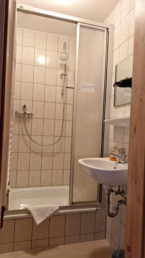 Bathroom 3, Ferienwohnungen Treseburg "Zur Bodehexe", Harz