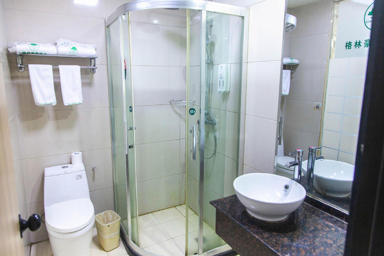 Bathroom 3, Green Tree Inn Wuhu Jiangbei Shen'gang, Chaohu