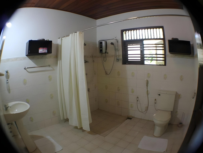 Bathroom 3, Villa Balapitiya Beach, Balapitiya