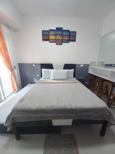 Bedroom 3, Netflix, WiFi, 42"TV, Uratex- Pico de Loro Cove /m, Nasugbu