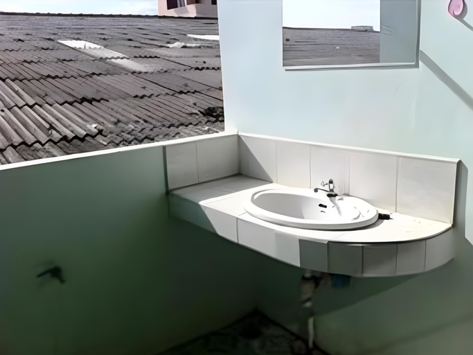 Bathroom 3, Sangjan Apartment, Hat Yai