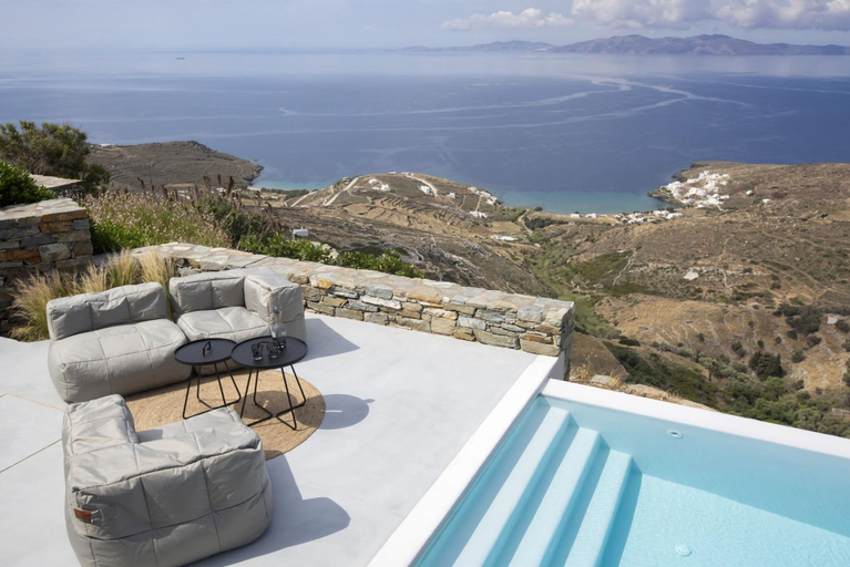 4, Houses G Y in Kardiani Tinos, South Aegean