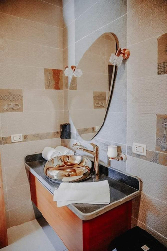 Bathroom, Tunis Pyramids Hotel, Yusuf as-Sidiq
