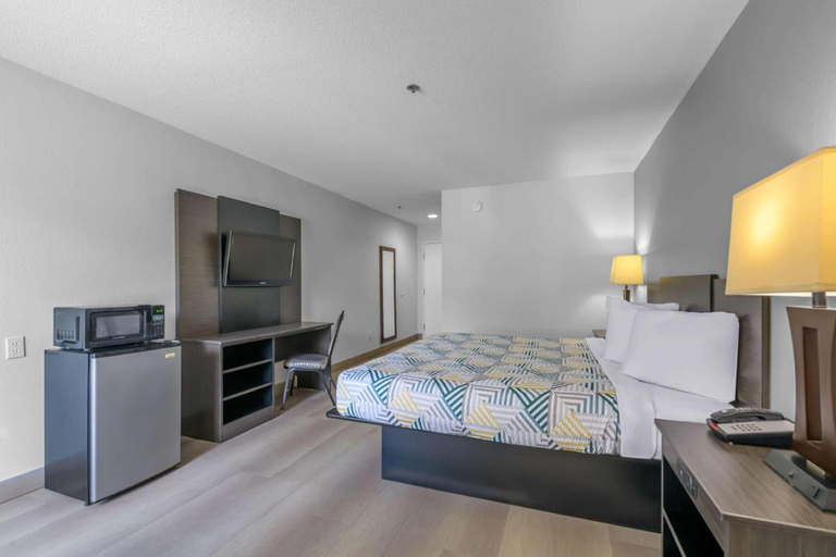 Bedroom 3, Dawson Village Inn, Dawson
