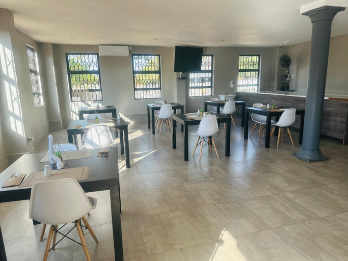 Food & Drinks 4, 1 OAK Resort, Vhembe