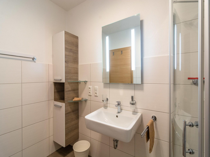 Bathroom 3, Eifel Lakeside Family Escape, Vulkaneifel