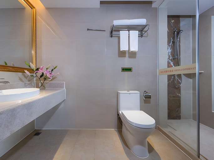 Bathroom 3, Vienna International Hotel Guangxi Dongxing Second Bridge Port High-speed Railway Station, Fangchenggang
