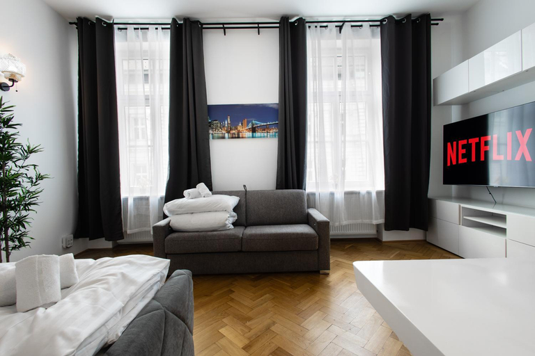 Others 5, Apartments 4 you Red Star 8, Wien