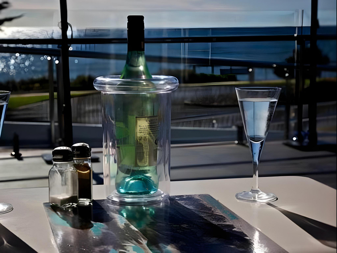 Food & Drinks 4, Penguin Beachfront Apartments, Central Coast - Pt A