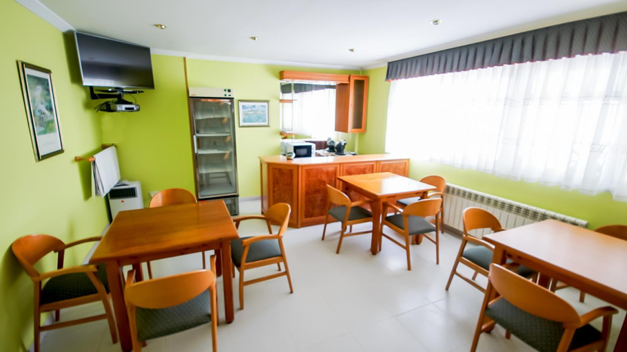 Food & Drinks, El Espino Albar - Self Check-in, Cantabria
