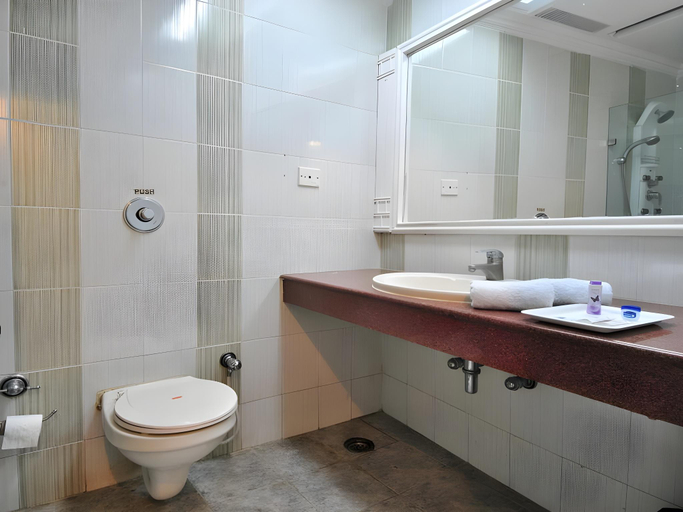 Bathroom 4, Hotel Solitaire Chandigarh, Panchkula