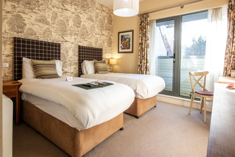 Bedroom 2, The White Hart, Wroughton, Swindon