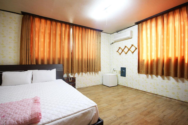 Bedroom 5, Yeosu Sinseng, Yeosu