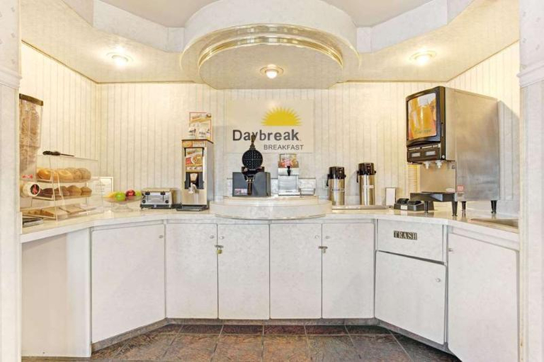 Food & Drinks 4, Days Inn by Wyndham Fife, Pierce