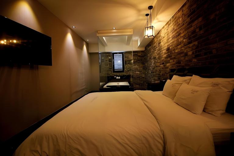 Bedroom 4, Changwon Masan Hotel Almond, Masan
