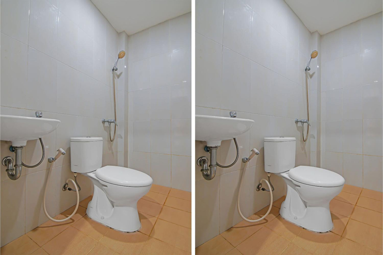 Bathroom 4, Hotel O Pondok Melati Syariah, Pekanbaru