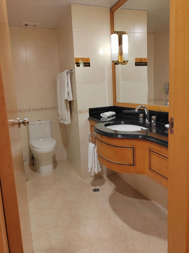 Bathroom 3, Air China Hotel, Dalian