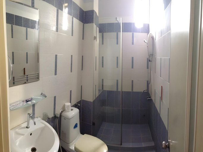 Bathroom 3, Ho Phong Hotel, Phan Rang-Tháp Chàm
