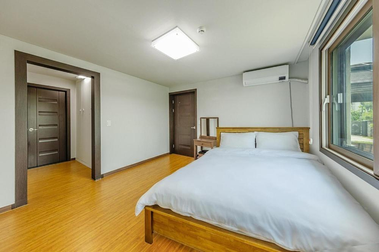 Bedroom 2, Yeoncheon Healing With Dog, Yeoncheon