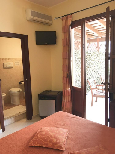 Bedroom 2, Baglio Cusenza Rooms, Trapani