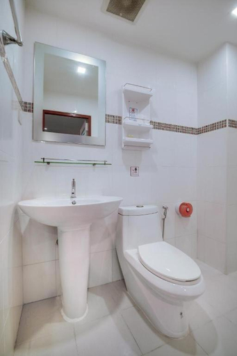 Bathroom 3, Patumnak Beach Guesthouse, Pattaya