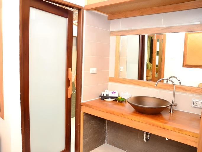 Bathroom 3, Khaothong Terrace Resort, Mueang Krabi