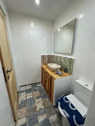 Bathroom 3, Perakis Apartments, Attica