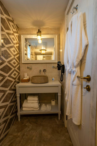 Bathroom 2, Provence Mansion Alacati, Çeşme