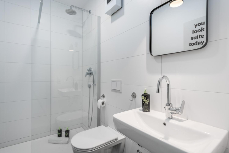 Bathroom 3, Bright Lippstadt Klusetor, Soest