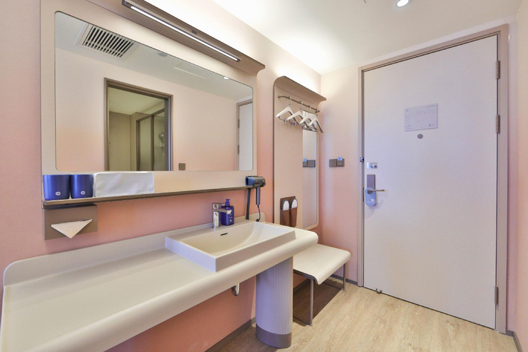 Bathroom, Hanting Hotel Shulan Railway Station, Jilin