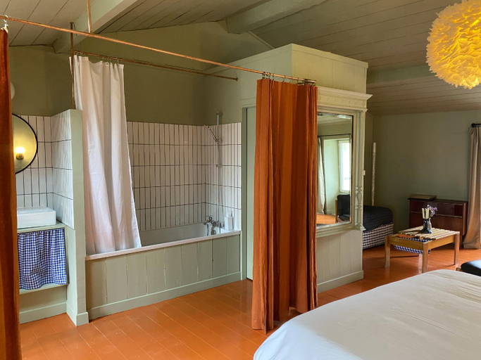 Bedroom 5, MAISON MATEJEWSKI chambre d'hotes avec jardin, Gironde