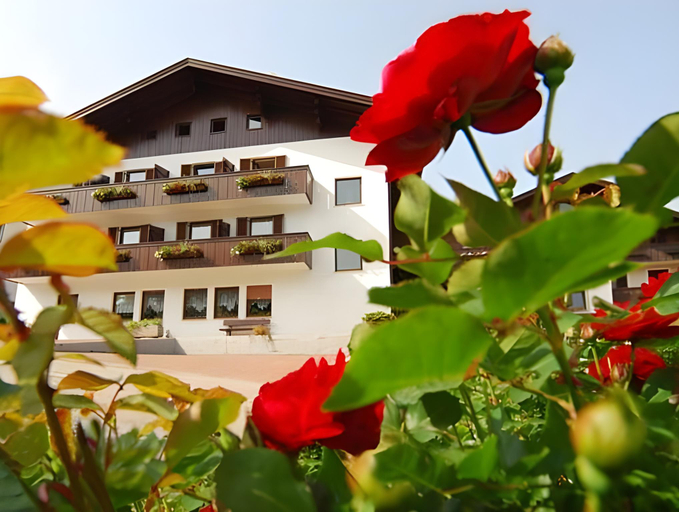 Others 2, Hotel Garni Savoy, Bolzano