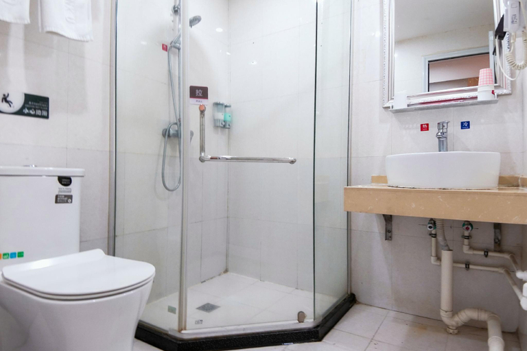 Bathroom 3, Thank Inn Plus Hotel Jiangxi Nanchang Gaoxin Development Zone 2nd Huoju Road, Nanchang