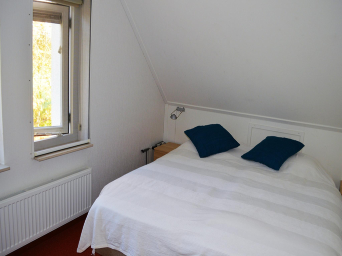 Bedroom 2, Holiday Home in Heeten near Forest Trails, Raalte